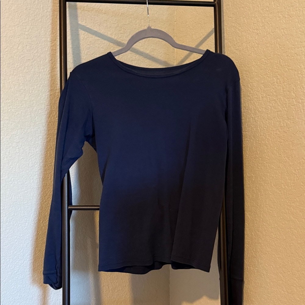 Brandy Melville Women’s Navy Long Sleeve Top